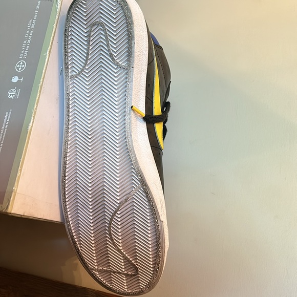 - Nike Blazer Mid Peace, Love and Basketball - Picture 4 of 4